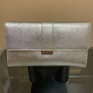 BRAND NEW Gold clutch with removable chain